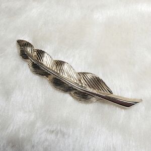 VINTAGE Large Leaf Feather Gold Tone Nature Brooch Pin